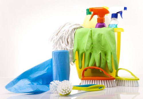Detailed bathroom move out cleaning in a Belsizepark home